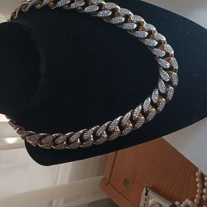 Chunky gold link with crystals necklace. Reversible?